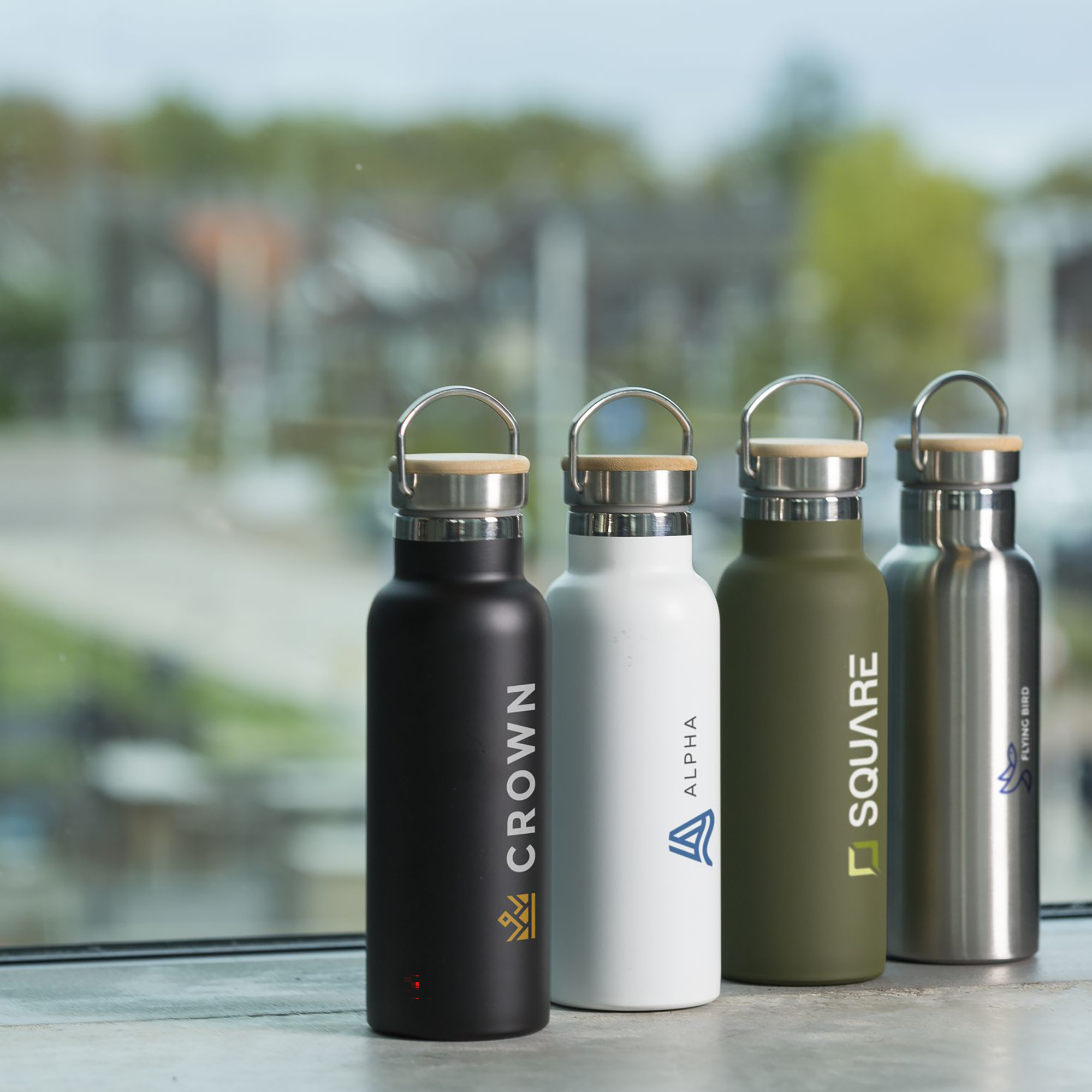 Bouteille isotherme en acier inoxydable – 500 ml | Matériau recyclé | Isolation sous vide | Bouchon en bambou