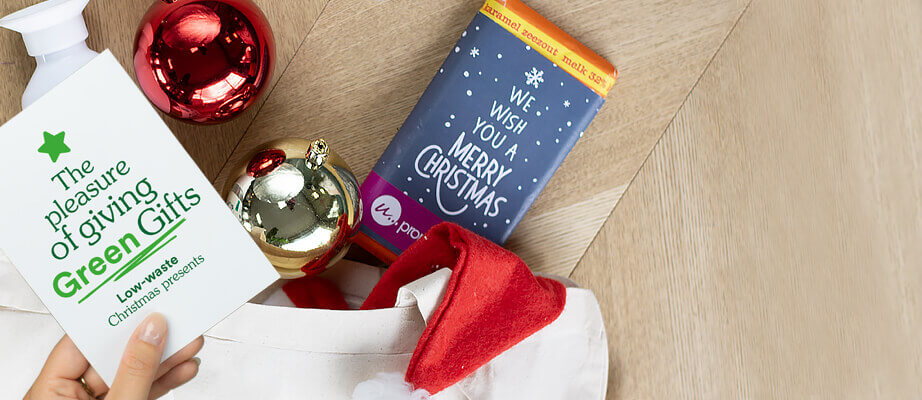 Petits cadeaux de Noël personnalisés pas chers : boules de Noël et tablette de chocolat